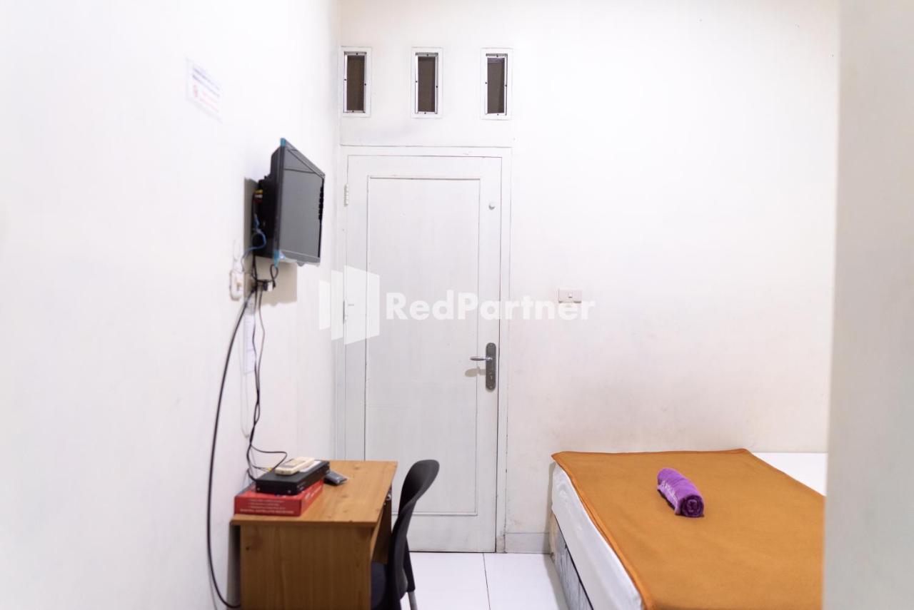 Wisma Aini Syariah Mitra Reddoorz Bandar Lampung Eksteriør bilde